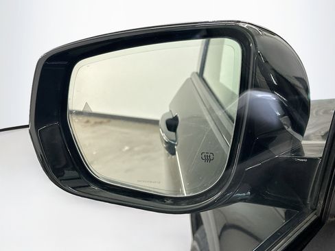 Used 2024 Jeep Grand Cherokee L Limited w/ Luxury Tech Group II image 16