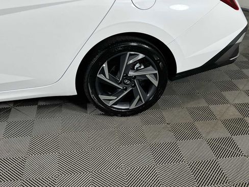 Certified 2025 Hyundai Elantra Sport FWD image 29