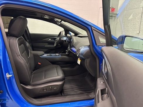 New 2026 Chevrolet Equinox EV LT image 32