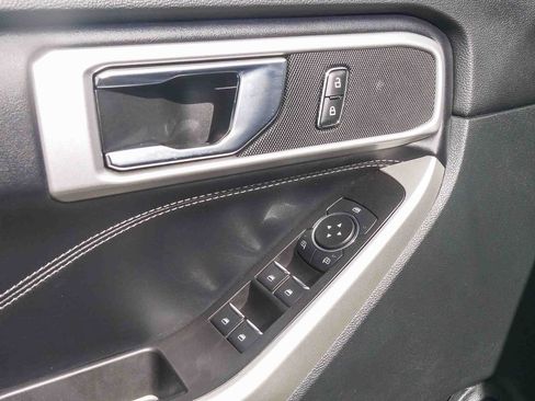 Used 2021 Ford Explorer XLT w/ Equipment Group 202A RWD image 20