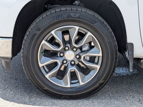 Used 2023 Chevrolet Silverado 1500 LT RWD image 12
