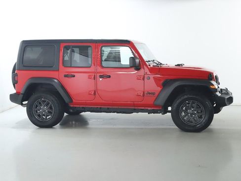 Used 2025 Jeep Wrangler Sport S image 11