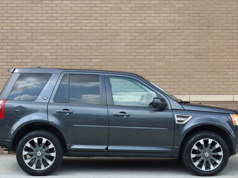Used 2010 Land Rover LR2 HSE AWD/4WD image 3