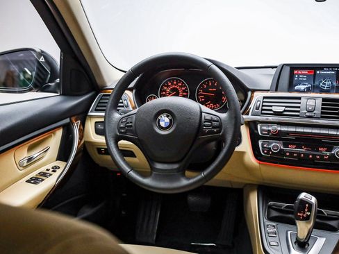 Used 2018 BMW 320i Sedan image 16