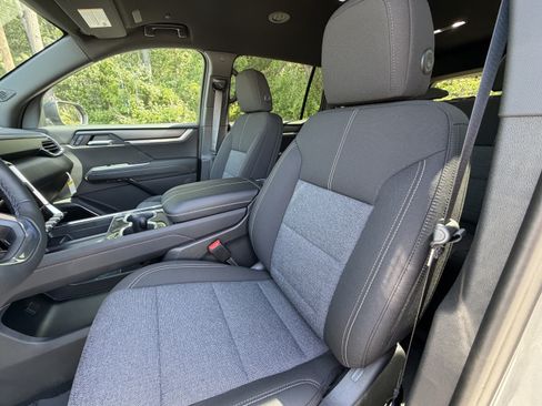 New 2026 GMC Acadia Elevation FWD image 12
