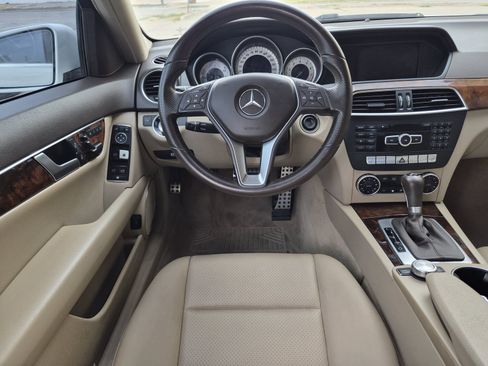 Used 2014 Mercedes-Benz C 250 Sedan image 9