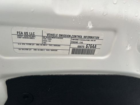 Used 2025 Chrysler Pacifica Select image 44