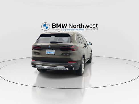 New 2026 BMW X5 xDrive40i w/ Climate Comfort Package AWD/4WD image 2
