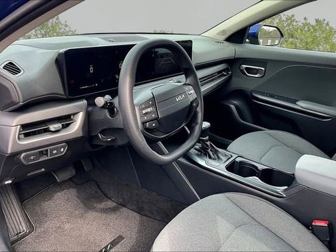 Used 2025 Kia K4 LXS image 12