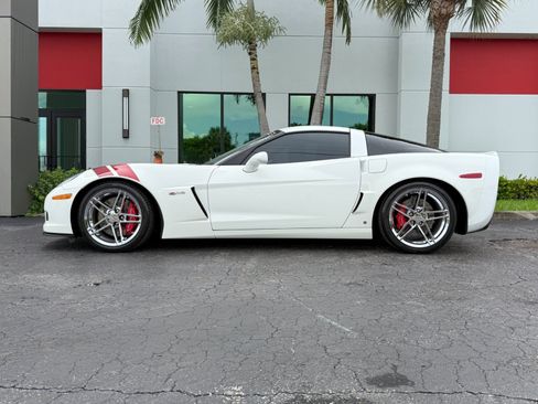 Used 2007 Chevrolet Corvette Z06 w/ Preferred Equipment Group RWD image 11