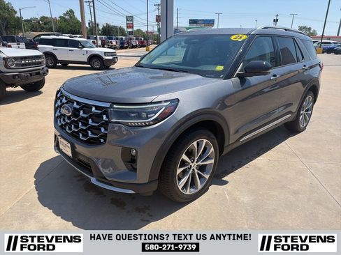 Used 2025 Ford Explorer Platinum w/ Ultimate Package AWD/4WD image 9