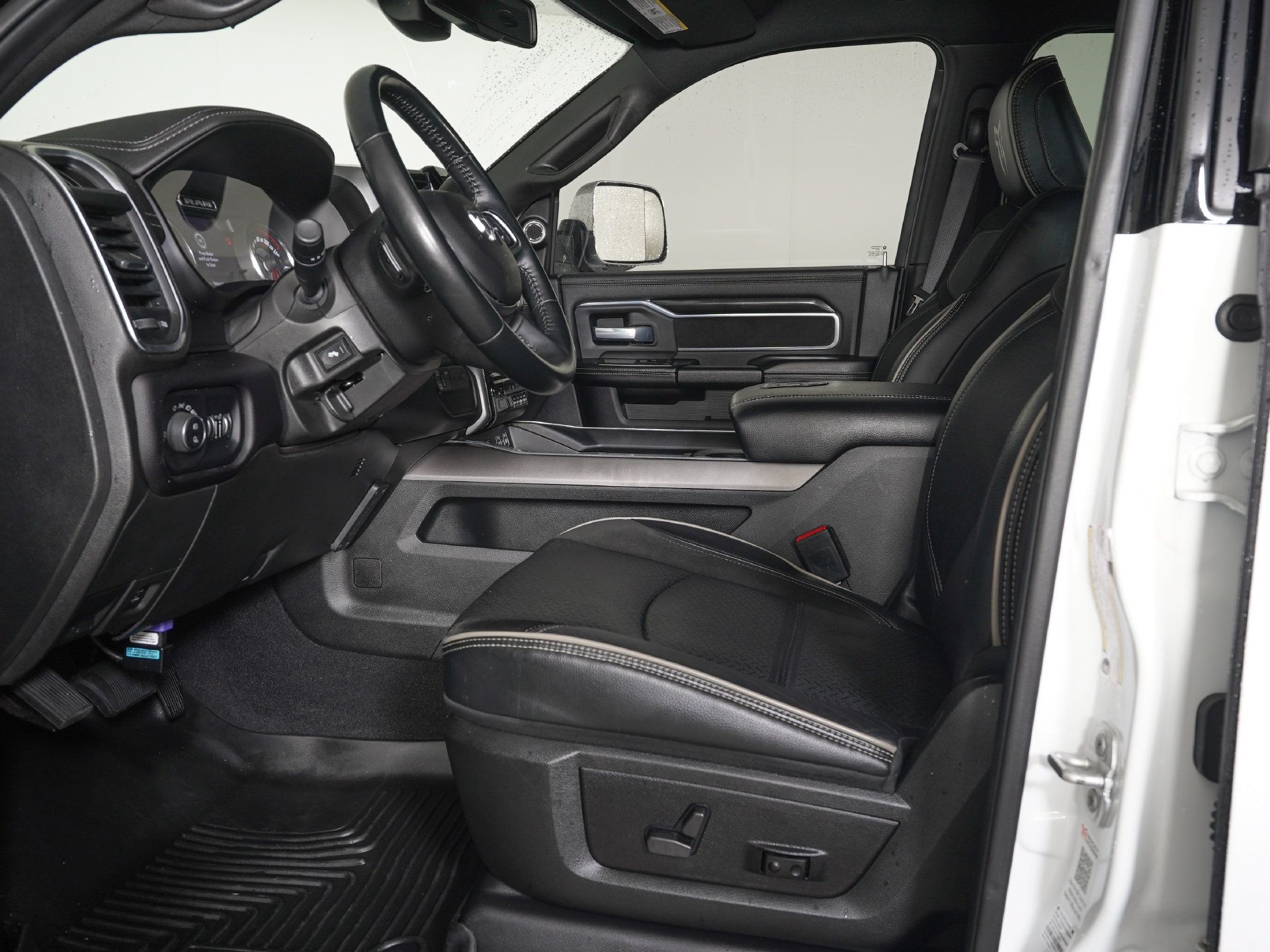 Used 2022 RAM 2500 Laramie AWD/4WD image 14