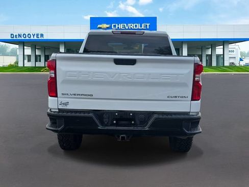 Used 2021 Chevrolet Silverado 1500 Custom Trail Boss w/ Safety Confidence Package AWD/4WD image 8