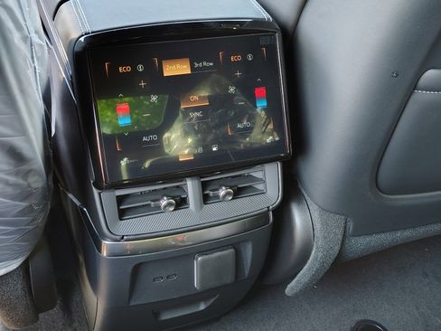 New 2026 Cadillac Vistiq Sport w/ LPO, Floor Liner Package image 28