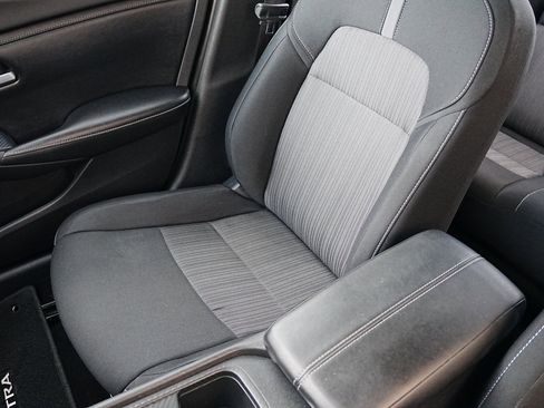 Used 2022 Nissan Sentra SV image 11