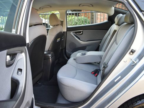 Used 2012 Hyundai Elantra GLS w/ Preferred Pkg 3 FWD image 9