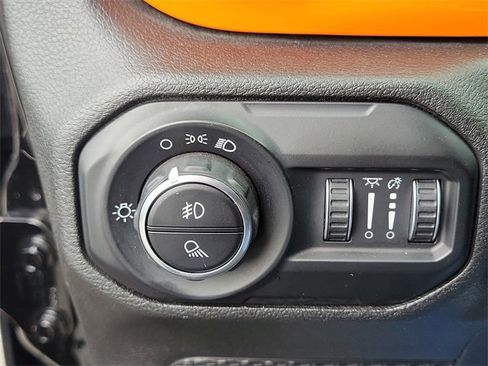 Certified 2021 Jeep Gladiator Sport image 17