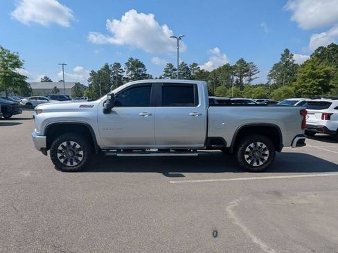 Used 2021 Chevrolet Silverado 2500 LT w/ Convenience Package AWD/4WD image 4