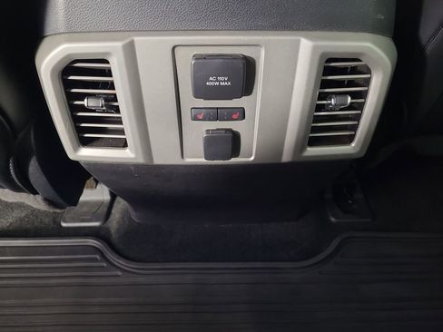 Used 2015 Ford F150 Lariat w/ Equipment Group 502A Luxury AWD/4WD image 18