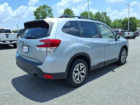 Used 2023 Subaru Forester Premium AWD/4WD image 4