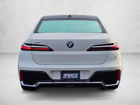 Used 2025 BMW 740i xDrive image 7