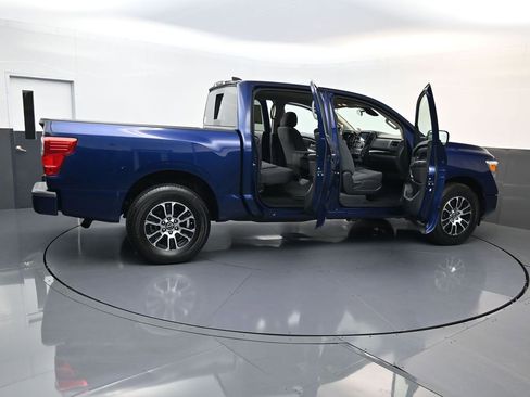 Used 2023 Nissan Titan SV RWD image 27