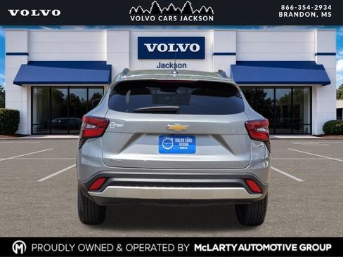 Used 2024 Chevrolet Trax LT w/ Driver Confidence Package FWD image 5