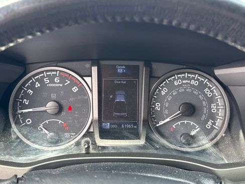 Used 2021 Toyota Tacoma TRD Off-Road AWD/4WD image 15
