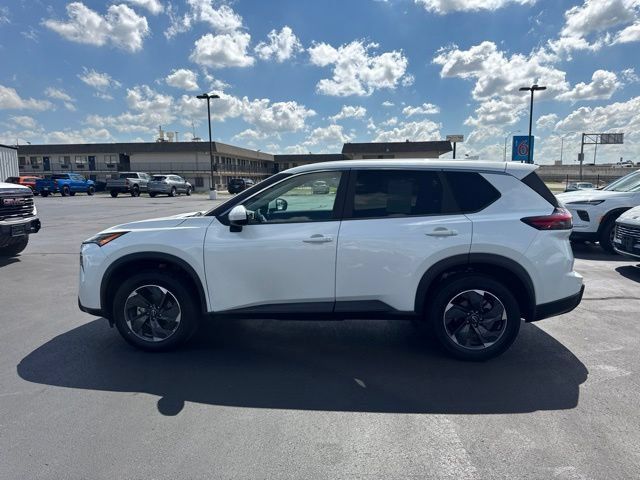 Used 2024 Nissan Rogue SV AWD/4WD image 8