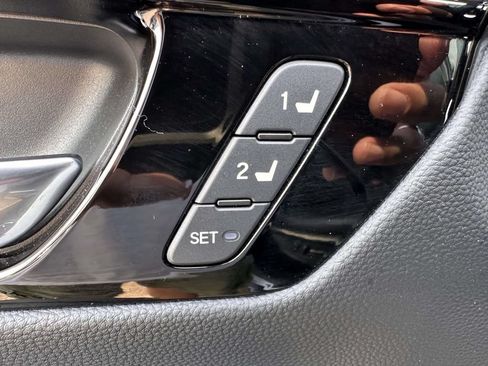 Used 2023 Honda CR-V EX-L image 10