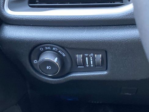 New 2026 Chrysler Pacifica Select image 16