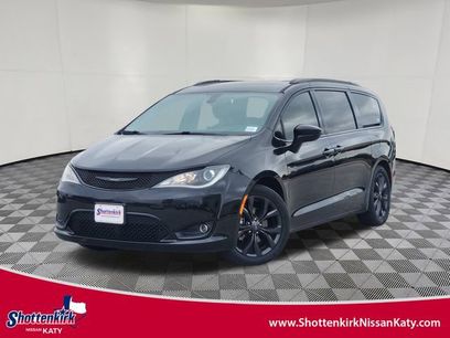 Used 2020 Chrysler Pacifica Touring-L w/ S Appearance Package