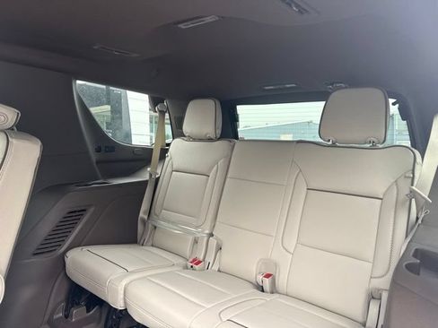 New 2026 GMC Yukon Denali w/ Sun & Power Step Package AWD/4WD image 17