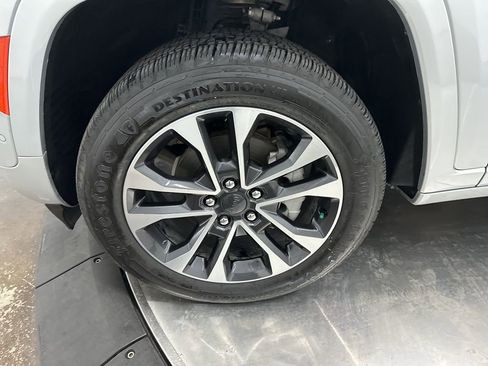 Used 2022 Jeep Grand Cherokee Overland w/ Luxury Tech Group IV image 33