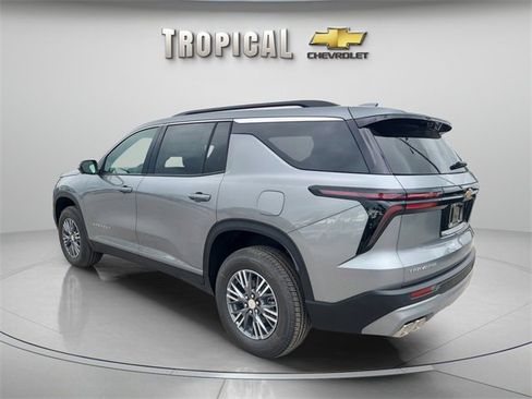 New 2026 Chevrolet Traverse LT w/ Driver Confidence Package image 3