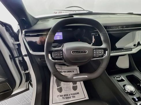 Used 2024 Jeep Wagoneer Launch Edition AWD/4WD image 12