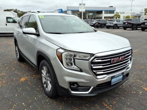 Used 2022 GMC Terrain SLT image 1
