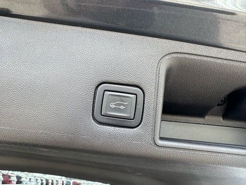 Used 2021 GMC Terrain SLT w/ Infotainment Package II image 34