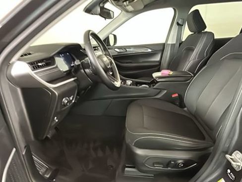 Used 2021 Jeep Grand Cherokee L Laredo w/ Luxury Tech Group I AWD/4WD image 11