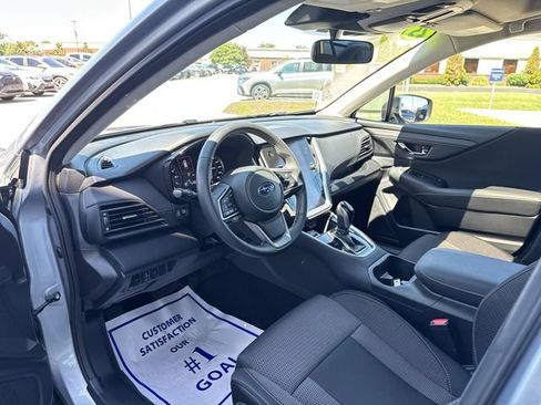 Used 2025 Subaru Outback Premium AWD/4WD image 11