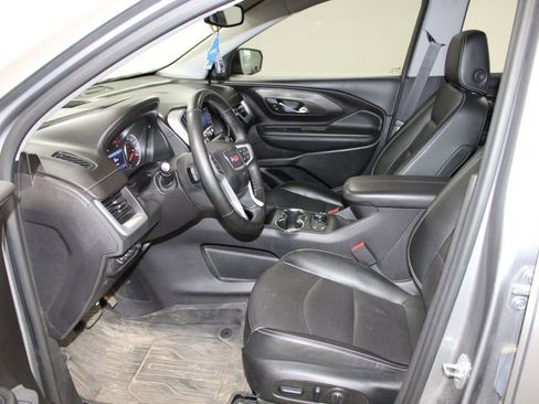 Used 2024 GMC Terrain SLT w/ Tech Package image 17