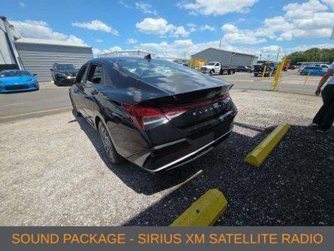 Used 2024 Hyundai Elantra SEL FWD image 3