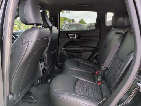 New 2026 Jeep Compass Latitude image 13