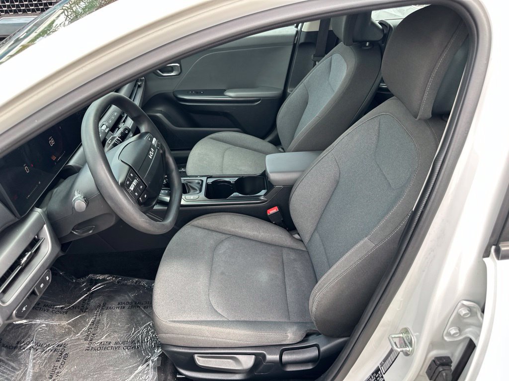 Used 2025 Kia K4 FWD image 12