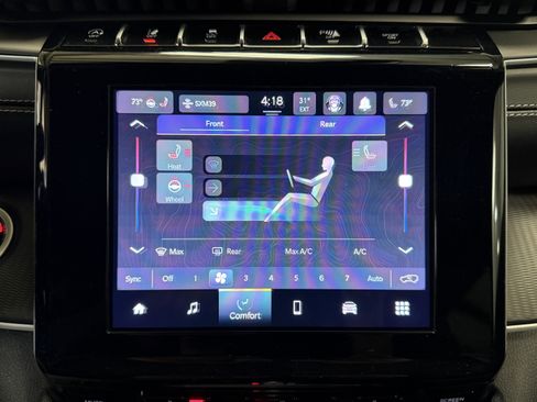 Used 2024 Jeep Grand Cherokee L Altitude image 11