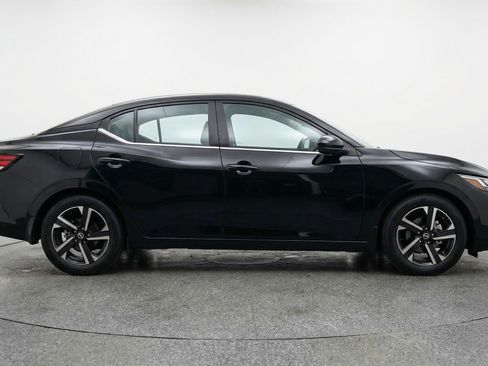 Used 2025 Nissan Sentra SV FWD image 11