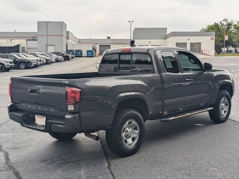 Used 2018 Toyota Tacoma SR w/ SR Convenience Package RWD image 7