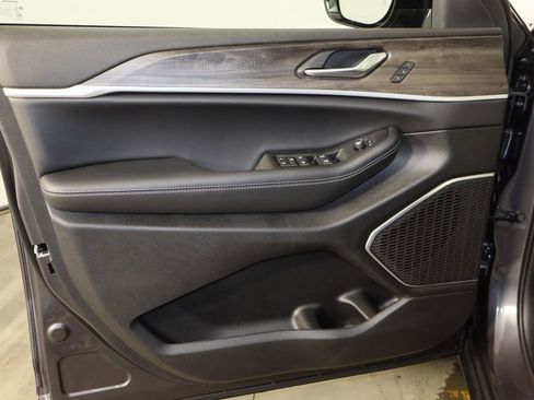 New 2025 Jeep Grand Cherokee L Limited image 22