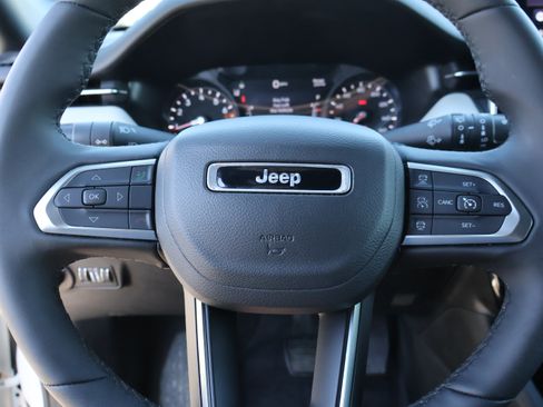 Used 2025 Jeep Compass Limited AWD/4WD image 35