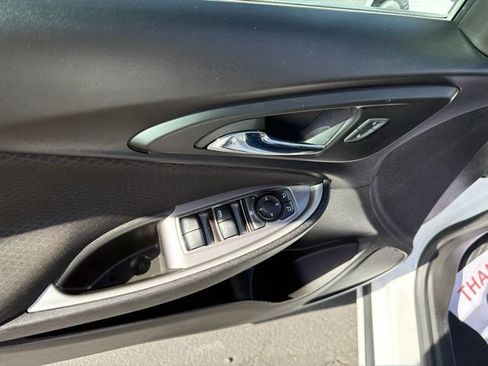 Used 2022 Chevrolet Malibu LT FWD image 16